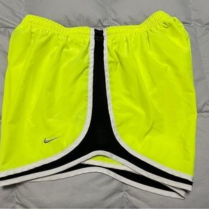 Ladies, Nike shorts extra-large